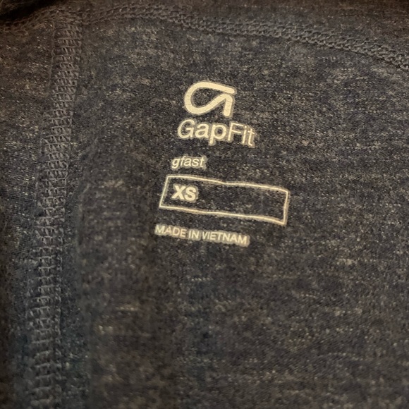 Workout crops - Picture 3 of 4